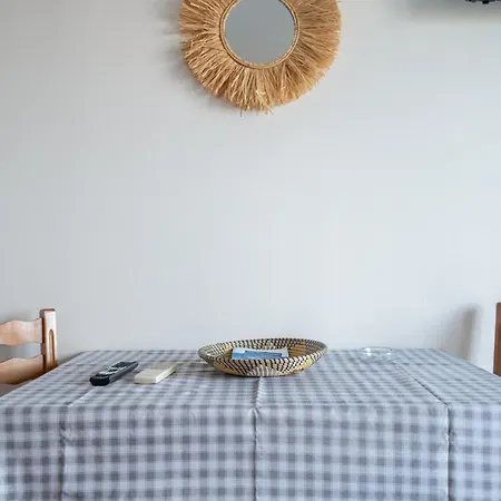 Anna's 1 Cozy For 3 *