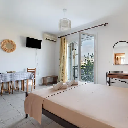 Anna's 1 Cozy For 3 * Lixouri